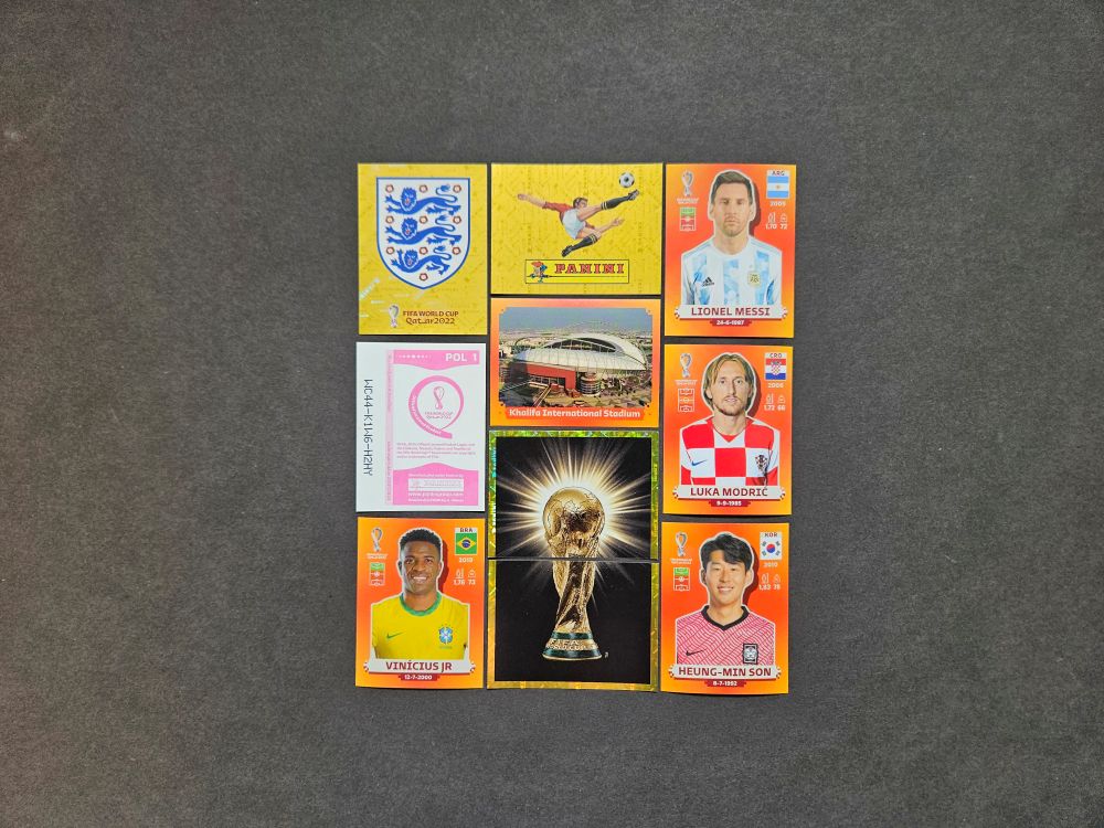 Panini: WORLD CUP QATAR 2022 (International Edition, orange, made in Italy)
